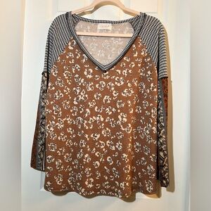 👗Boho Chic Long Sleeve Top in Brown and Black size large
